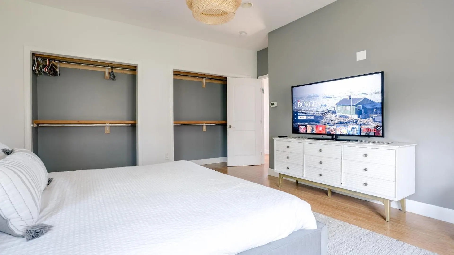 Feriehus Fabulous For Families & Business 5/3 + 1/1 Studio Los Angeles