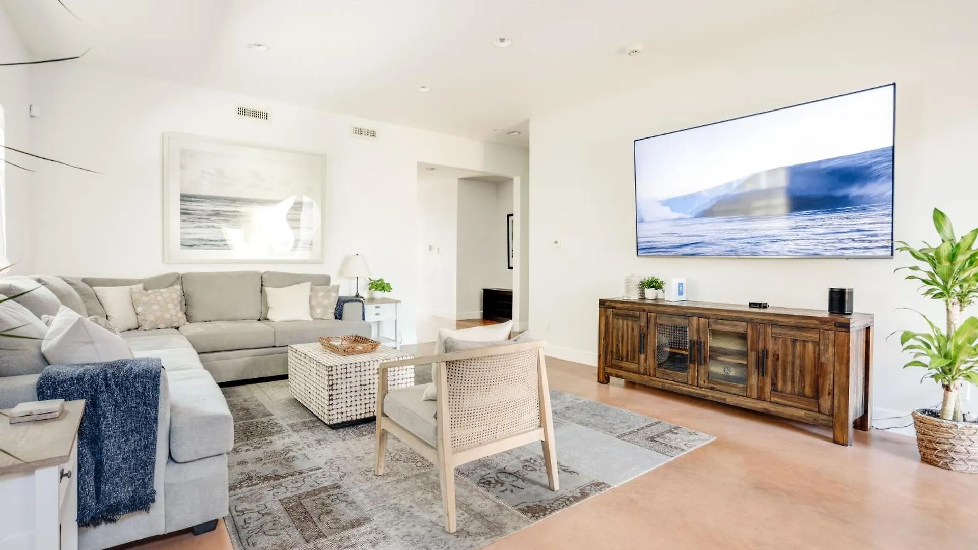 Fabulous For Families & Business 5/3 + 1/1 Studio Los Angeles Holiday home