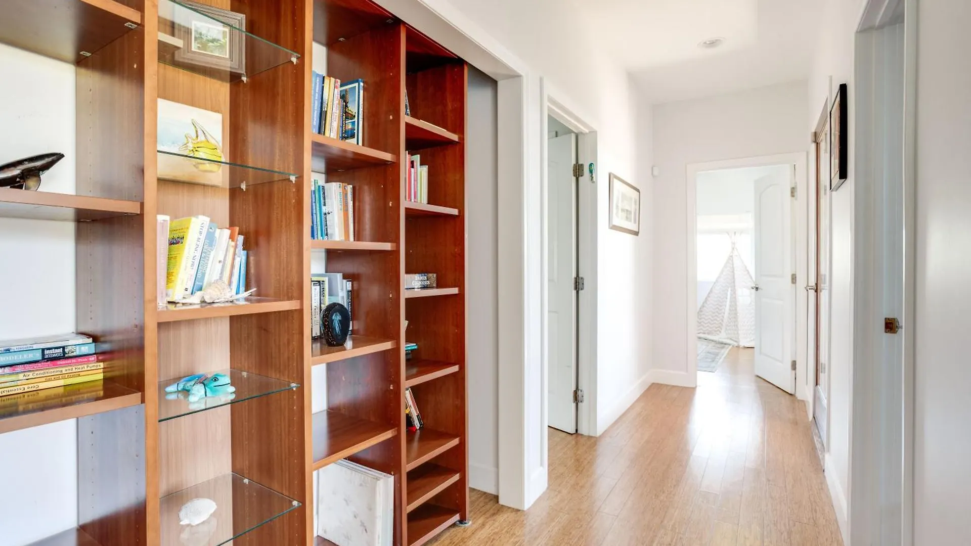Fabulous For Families & Business 5/3 + 1/1 Studio Los Angeles 0*,  United States